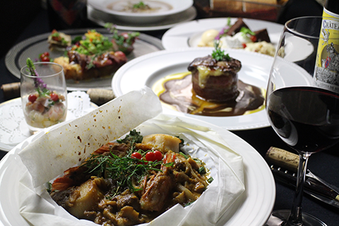 ご予約はお電話やお問合せフォームにて受付しております。